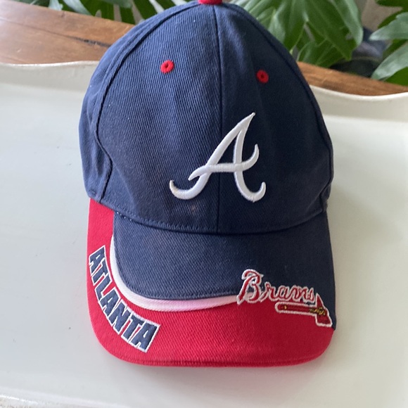 Atlanta Braves Baseball Hat with Tomahawk Logo - Picture 9 of 9